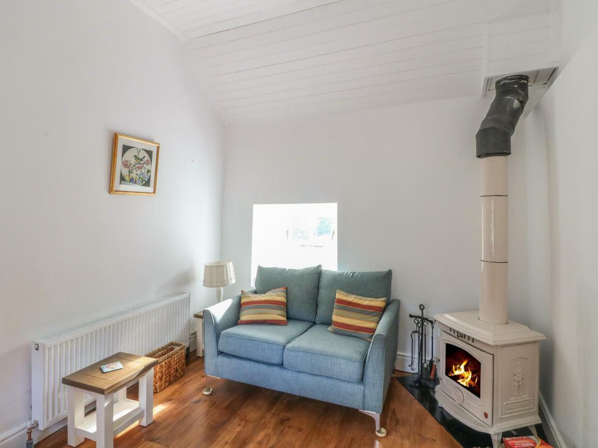 The Old White Cottage Shillelagh Экстерьер фото